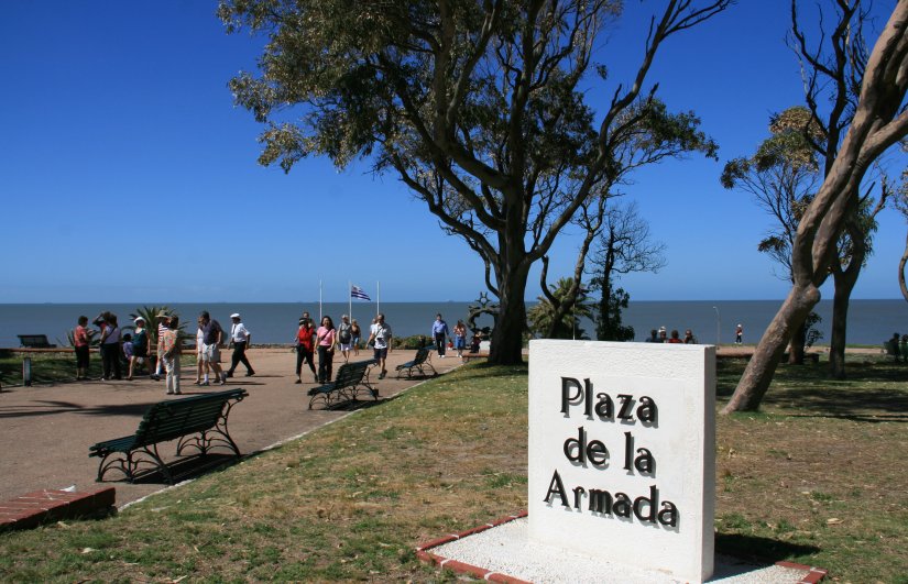 Plaza de la Armada and Rio de la Plata