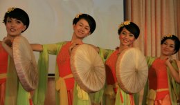 Dancers entertaining during our lunch