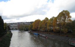 The River Avon and the Pulteney Bridge in Bath, England